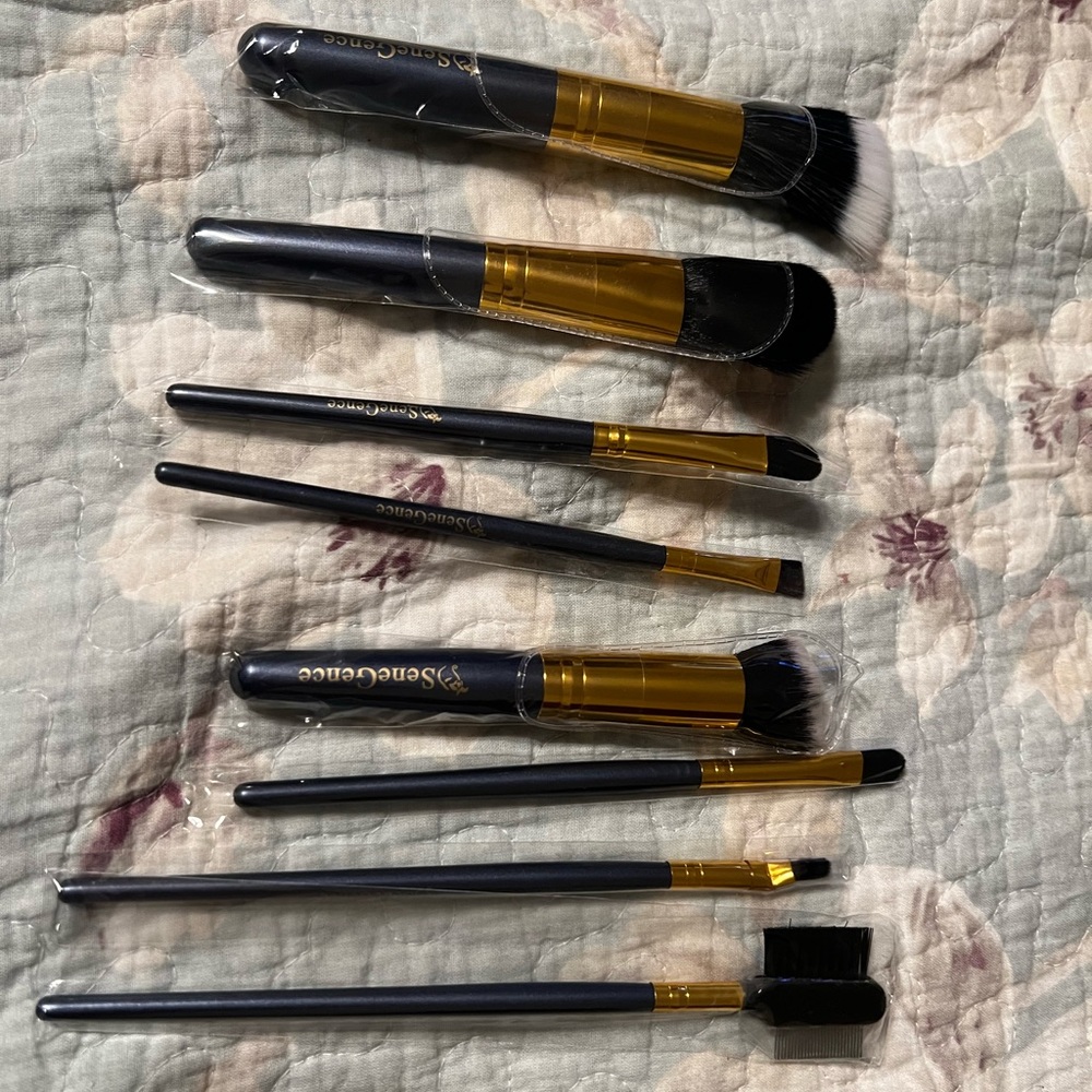 SeneGence Cosmetics 8 pieces Pro Brush Set